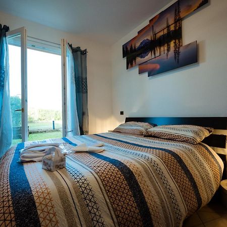 Oliva Apartment - Featuring A Private Garden And Access To A Pool Barcuzzi Exterior foto